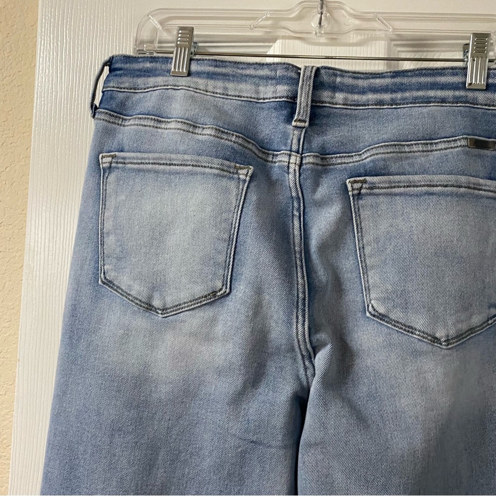KanCan High Rise Flare Leg Light Wash Blue Women's Cotton Blend Jeans Size 31” - Picture 10 of 15